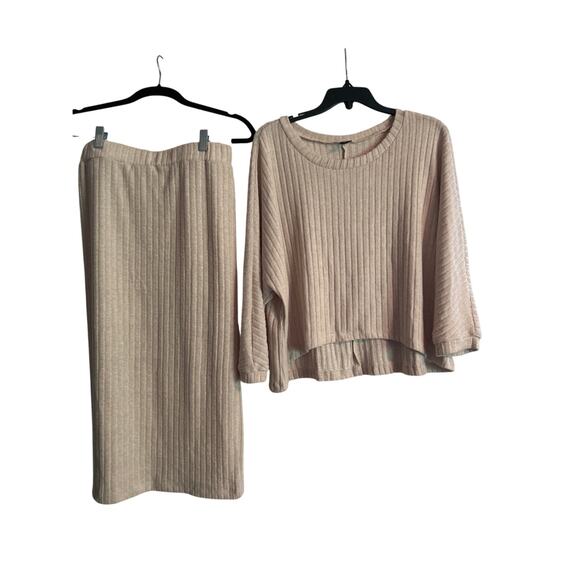 SHEIN Dresses & Skirts - EUC Shein 2 Piece Skirt/Top Ribbed Light Tan Elastic Waist Size Large 8/10